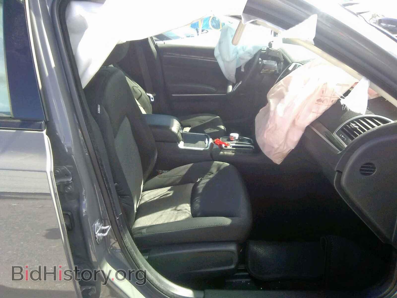 2019 CHRYSLER 300 - VIN: 2C3CCAAG0KH648219 - Фото 5