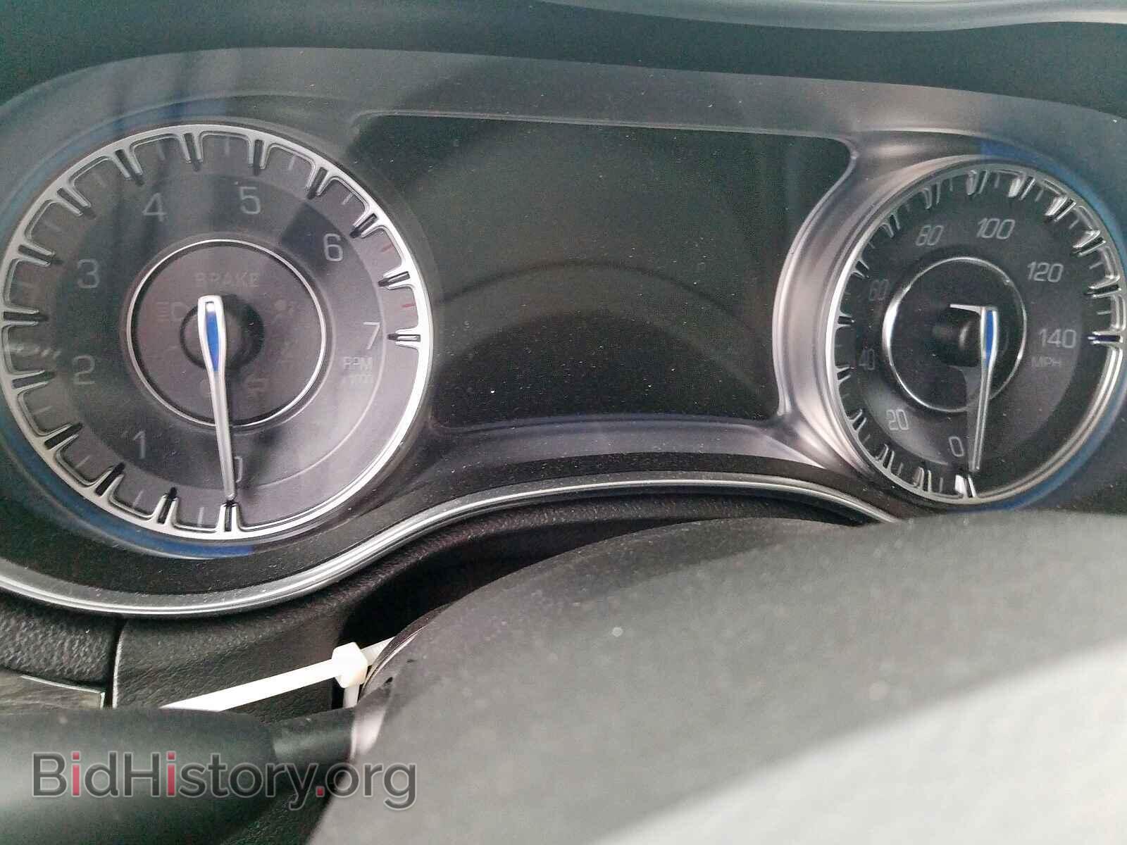 2019 CHRYSLER 300 - VIN: 2C3CCAAG0KH648219 - Фото 8