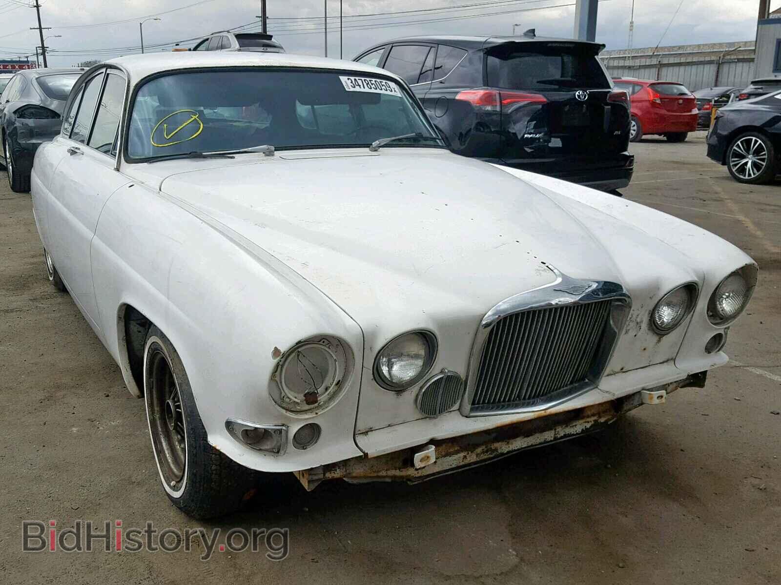 Фотография 1D75683BW - JAGUAR XE 1966