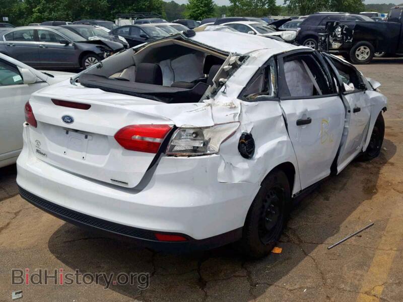 2016 Ford FOCUS (VIN 1FADP3E28GL376341) — photo 4 of 10