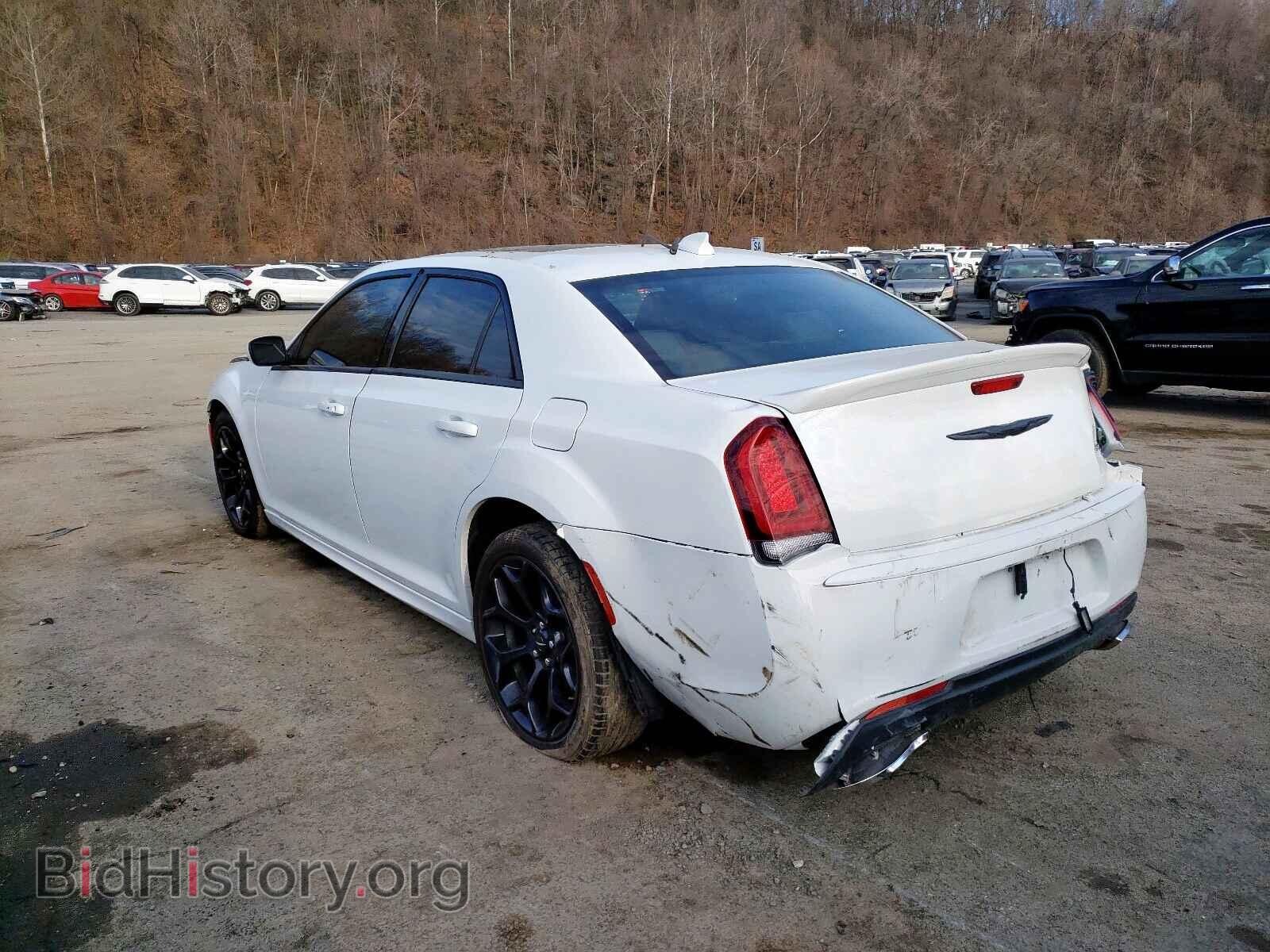 2019 CHRYSLER 300 - VIN: 2C3CCABT8KH579579 - Фото 3