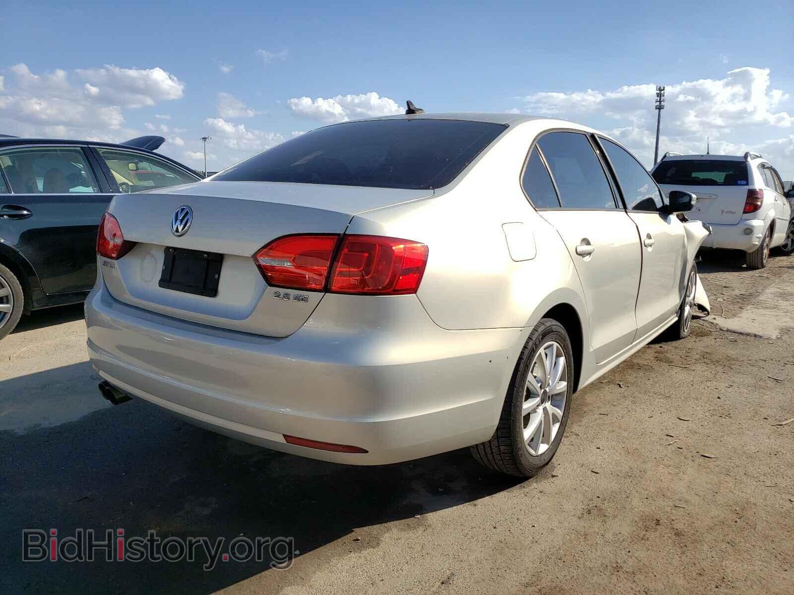 2011 VOLKSWAGEN JETTA - VIN: 3VWDZ7AJ1BM364240 - Фото 4