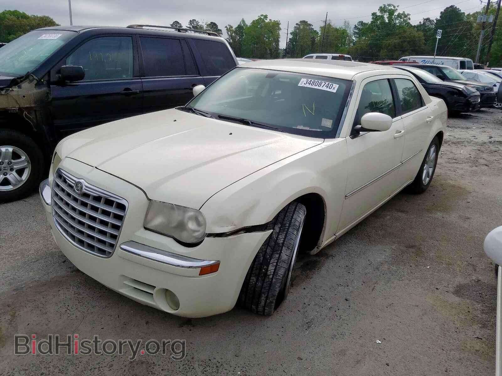 2008 CHRYSLER 300 - VIN: 2C3KA33G88H218294 - Фото 2
