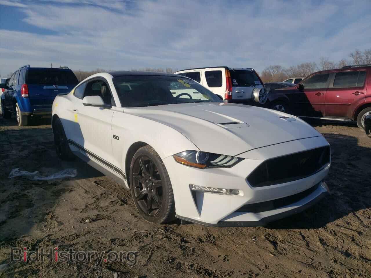 Photo 1FA6P8CF0J5127877 - FORD MUSTANG 2018