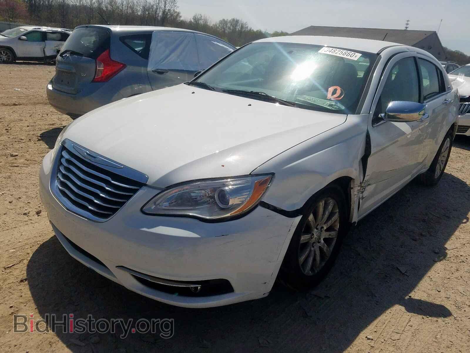 2013 CHRYSLER 200 - VIN: 1C3CCBCG7DN724256 - Фото 2