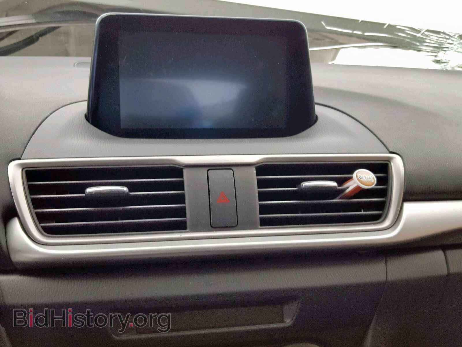 2018 MAZDA 3 - VIN: 3MZBN1U79JM162437 - Фото 9