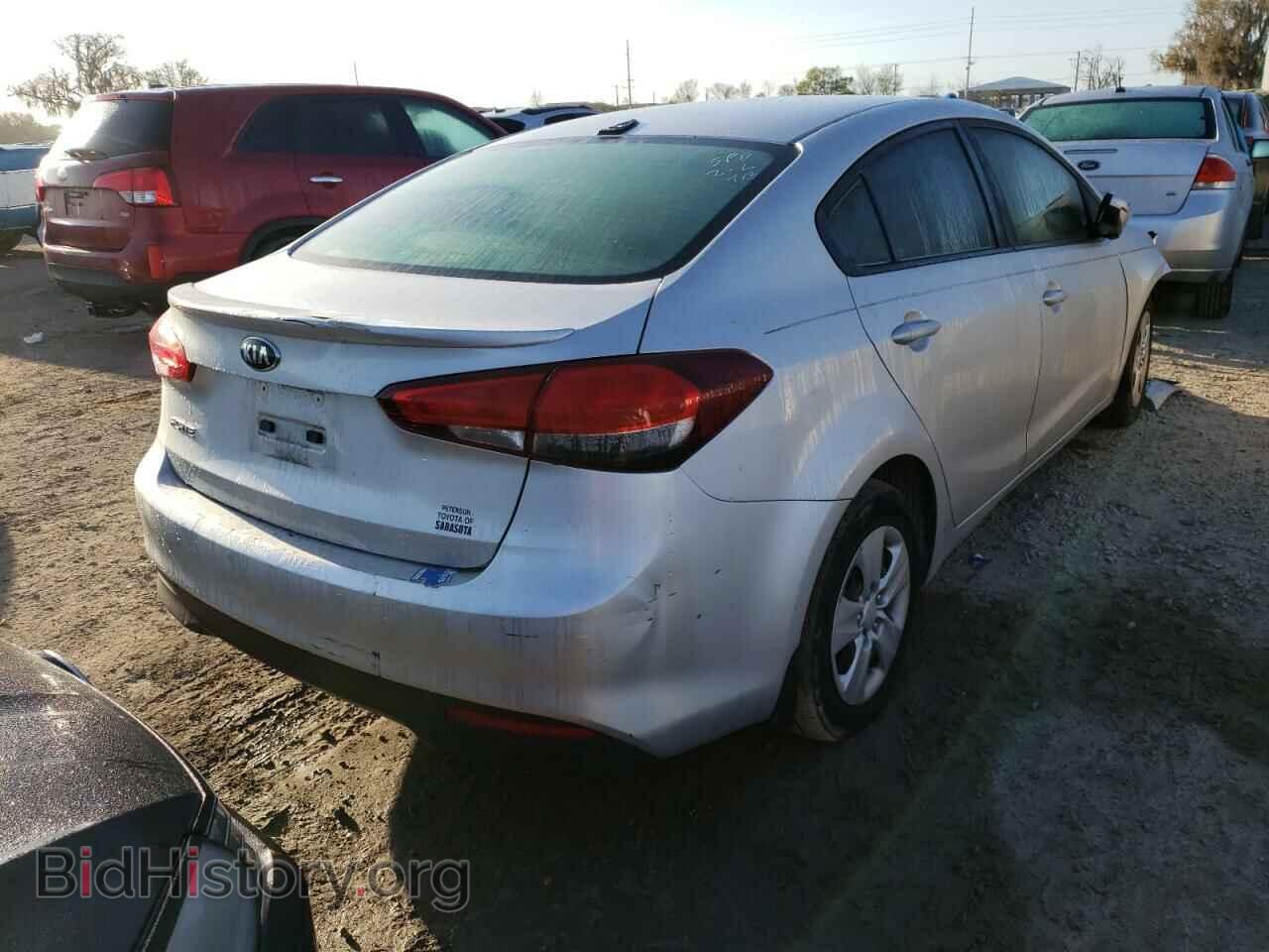 2017 KIA FORTE - VIN: 3KPFK4A79HE118428 - Фото 4
