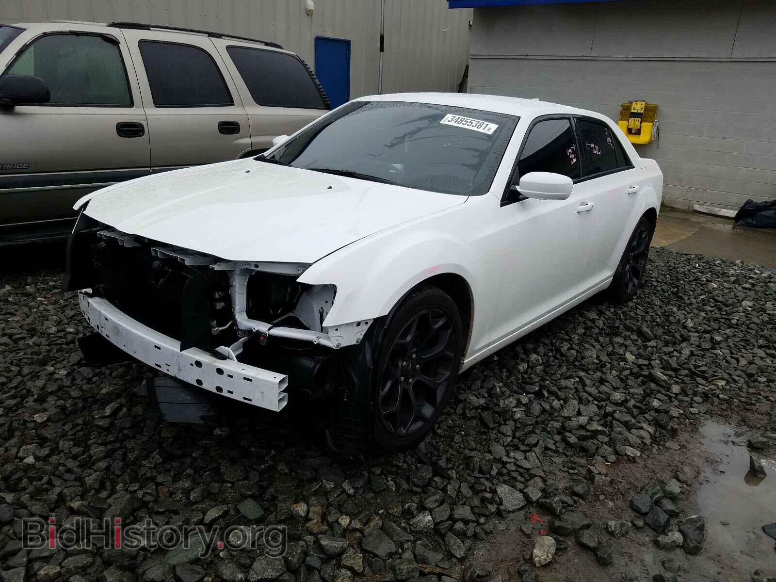2019 CHRYSLER 300 - VIN: 2C3CCABG7KH637992 - Фото 2