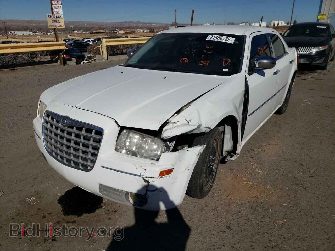 2010 CHRYSLER 300 - VIN: 2C3CA5CV2AH264658 - Фото 2