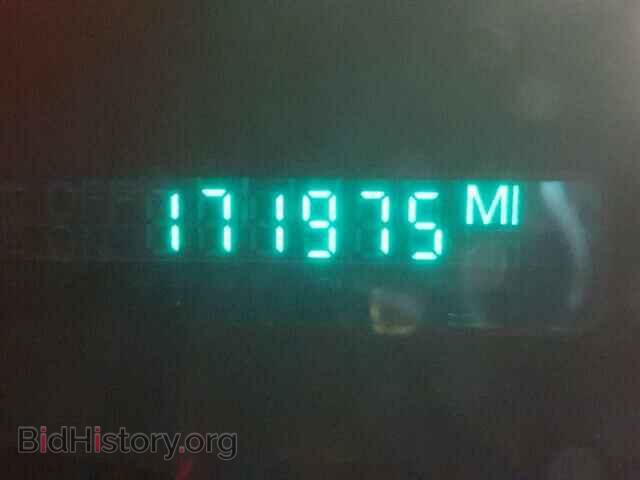 2000 CADILLAC DEVILLE - VIN: 1G6KF5794YU172533 - Photo 8