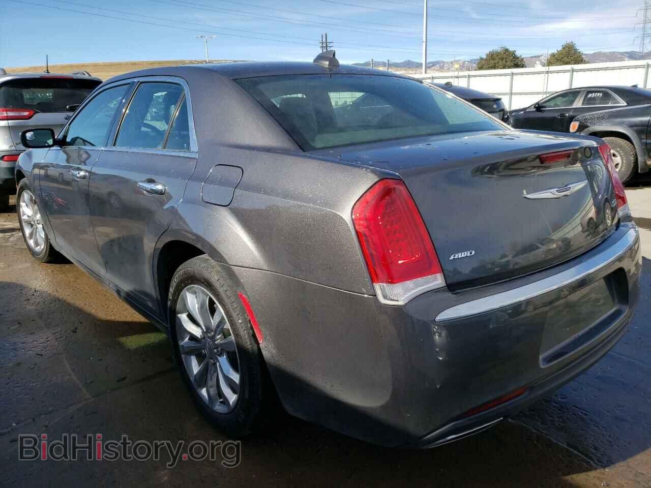 2019 CHRYSLER 300 - VIN: 2C3CCAKG9KH586673 - Фото 3