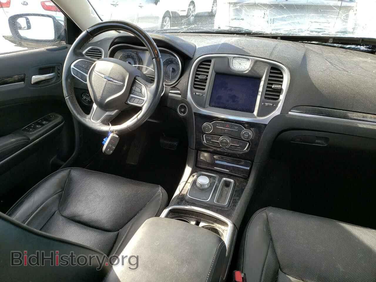 2019 CHRYSLER 300 - VIN: 2C3CCAKG9KH586673 - Фото 9