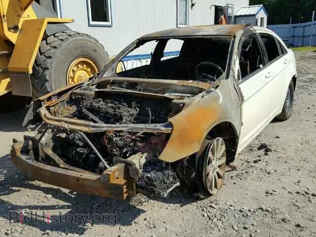 2010 CHRYSLER SEBRING - VIN: 1C3CC5FB5AN225999 - Фото 2