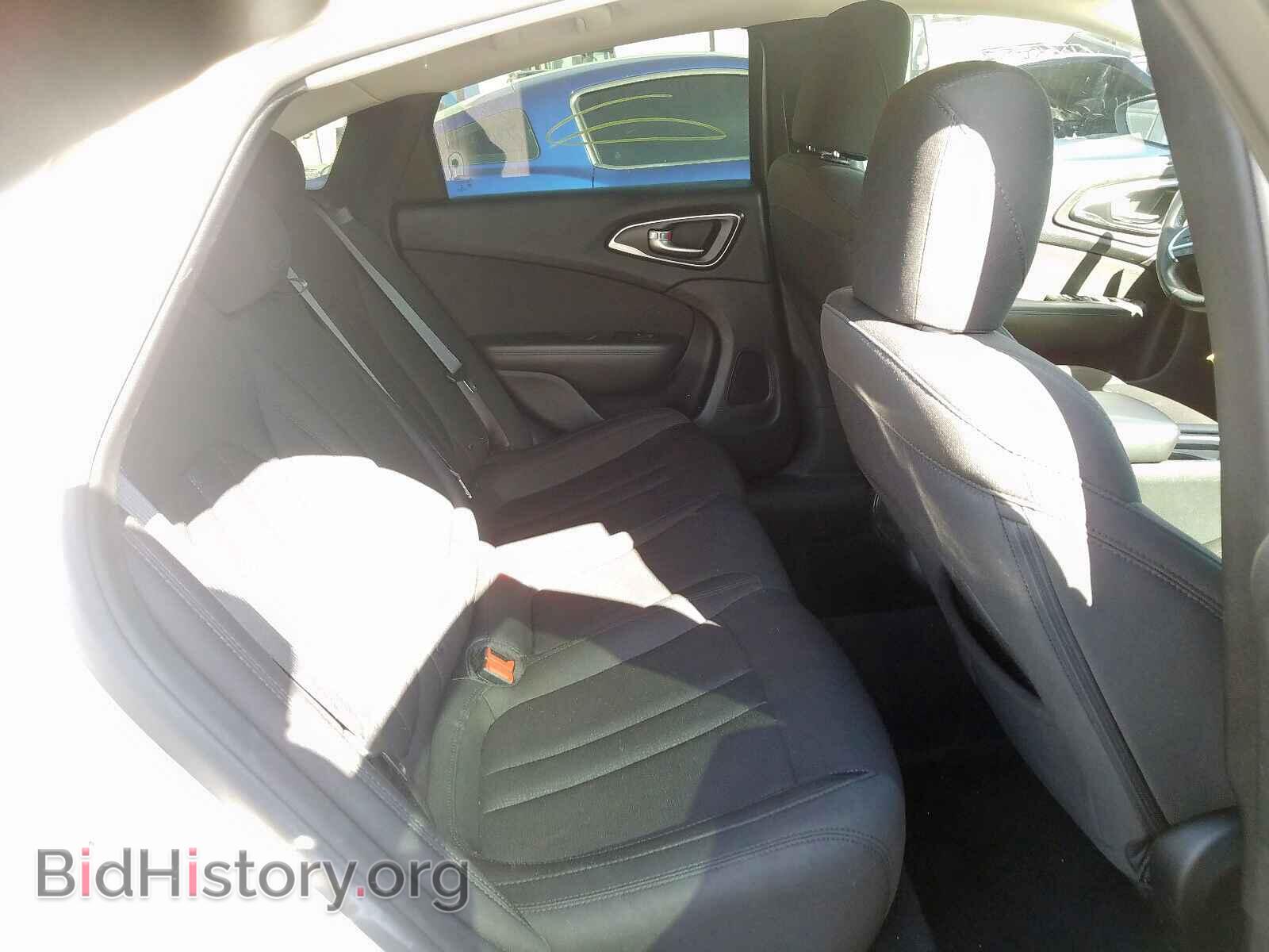 2016 CHRYSLER 200 - VIN: 1C3CCCAB3GN165211 - Фото 6