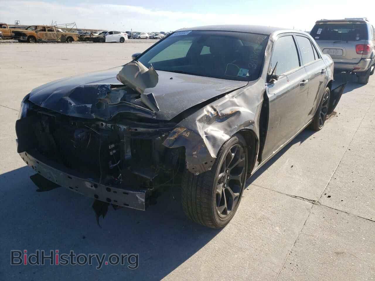 2019 CHRYSLER 300 - VIN: 2C3CCAAG8KH651322 - Фото 2