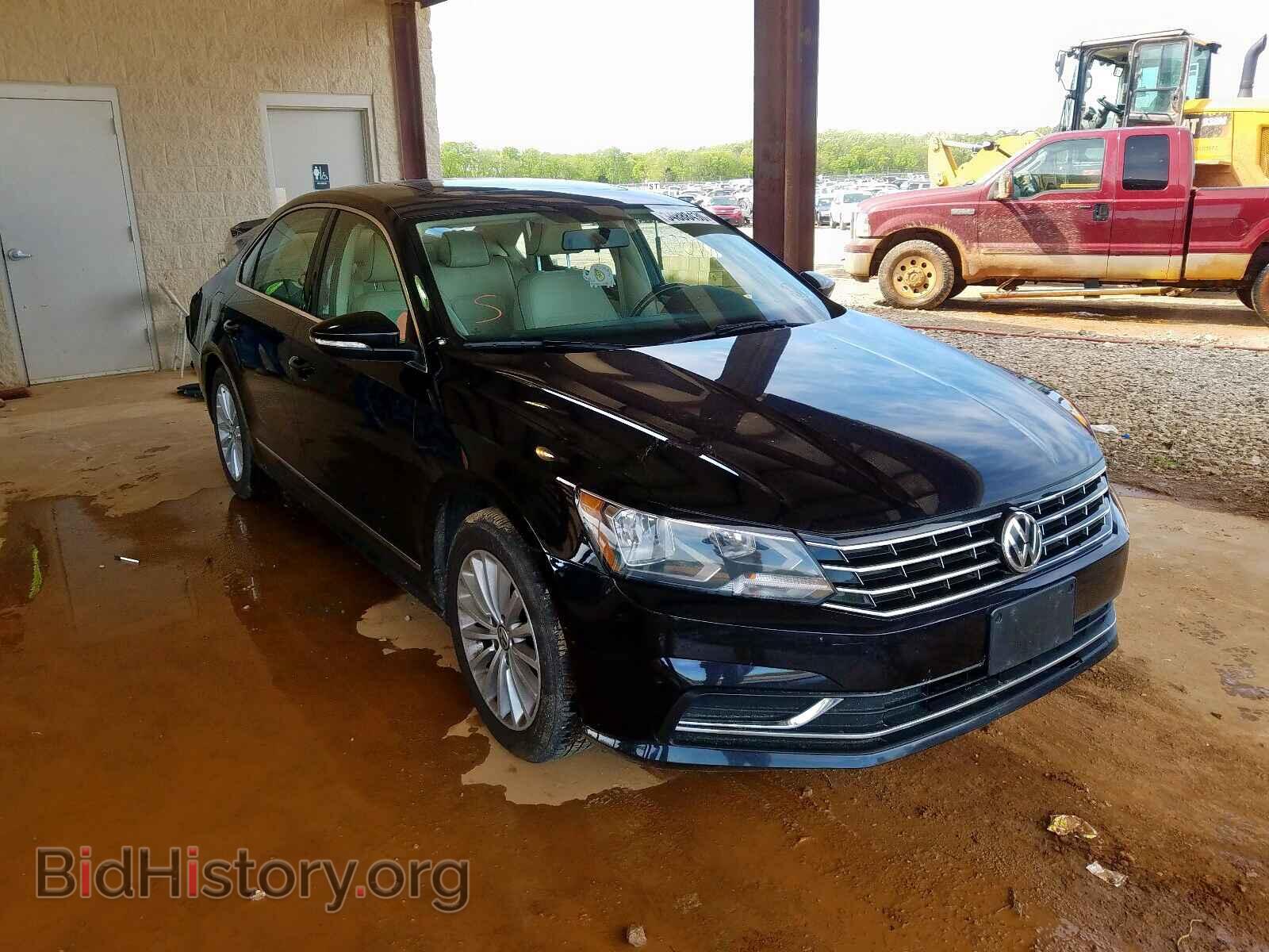 Photo 1VWBT7A33HC022938 - VOLKSWAGEN PASSAT 2017