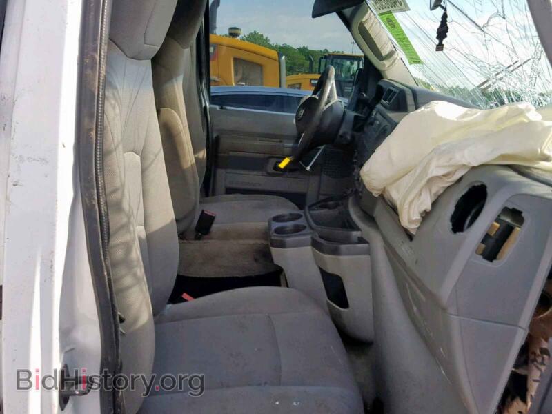 2010 Ford ECONOLINE (VIN 1FTNE1EL3ADA16817) — photo 5 of 10