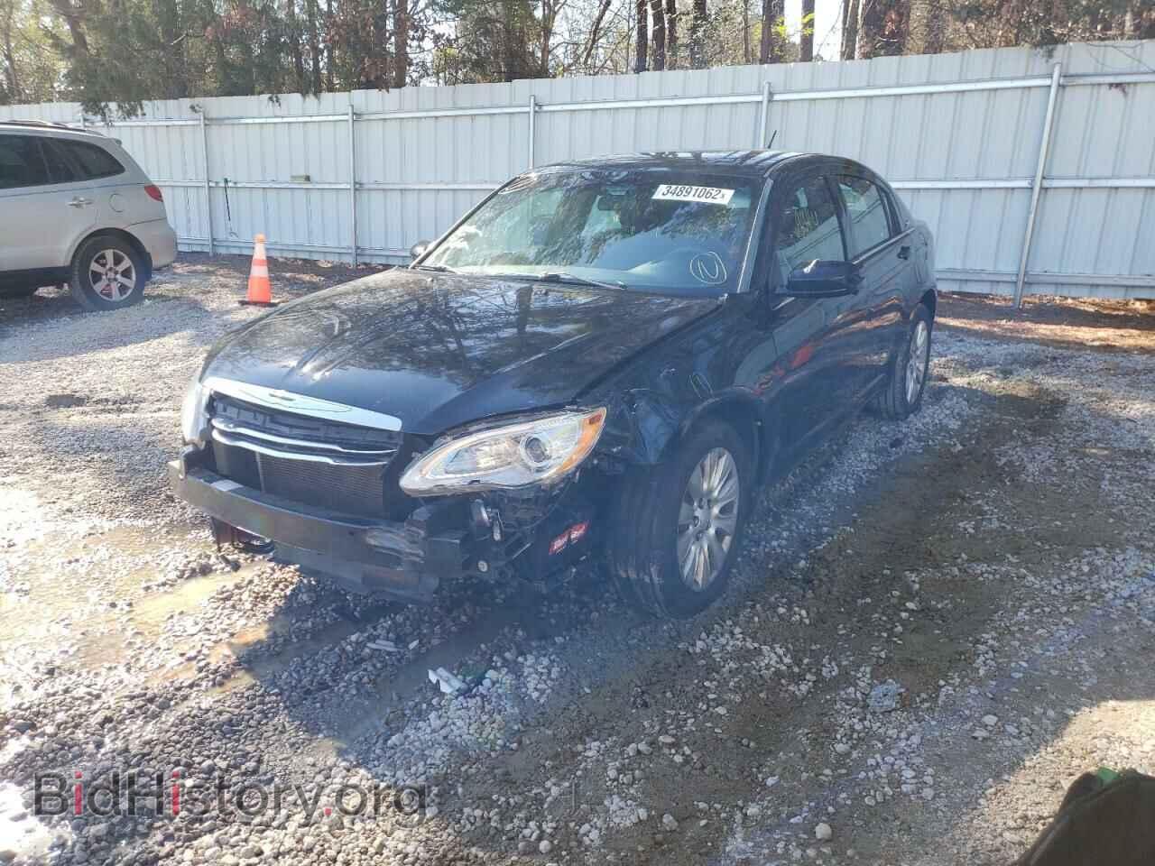 2013 CHRYSLER 200 - VIN: 1C3CCBAG1DN723753 - Фото 2