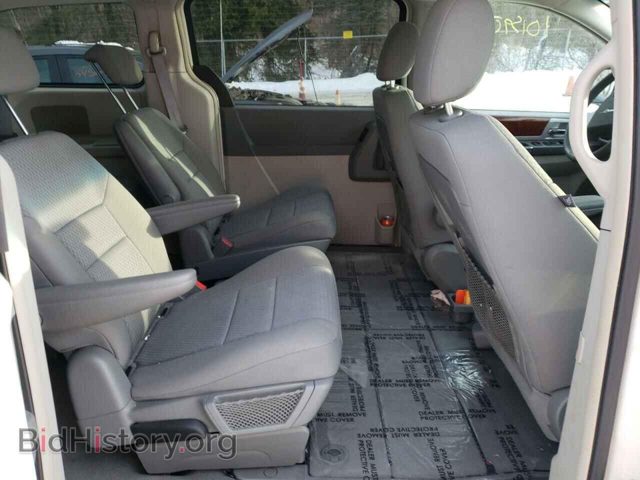 2009 CHRYSLER MINIVAN - VIN: 2A8HR54159R555742 - Фото 6