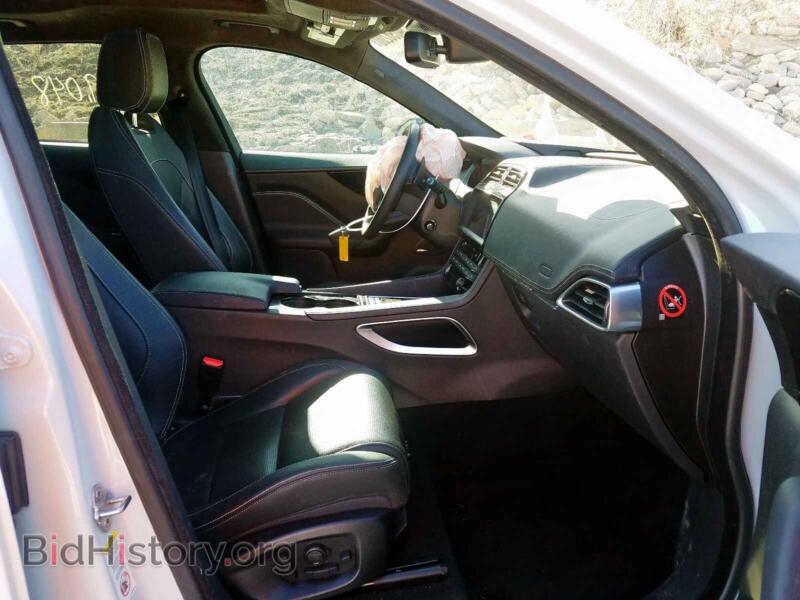 2017 Jaguar F-PACE (VIN SADCL2BV3HA090215) — photo 5 of 10