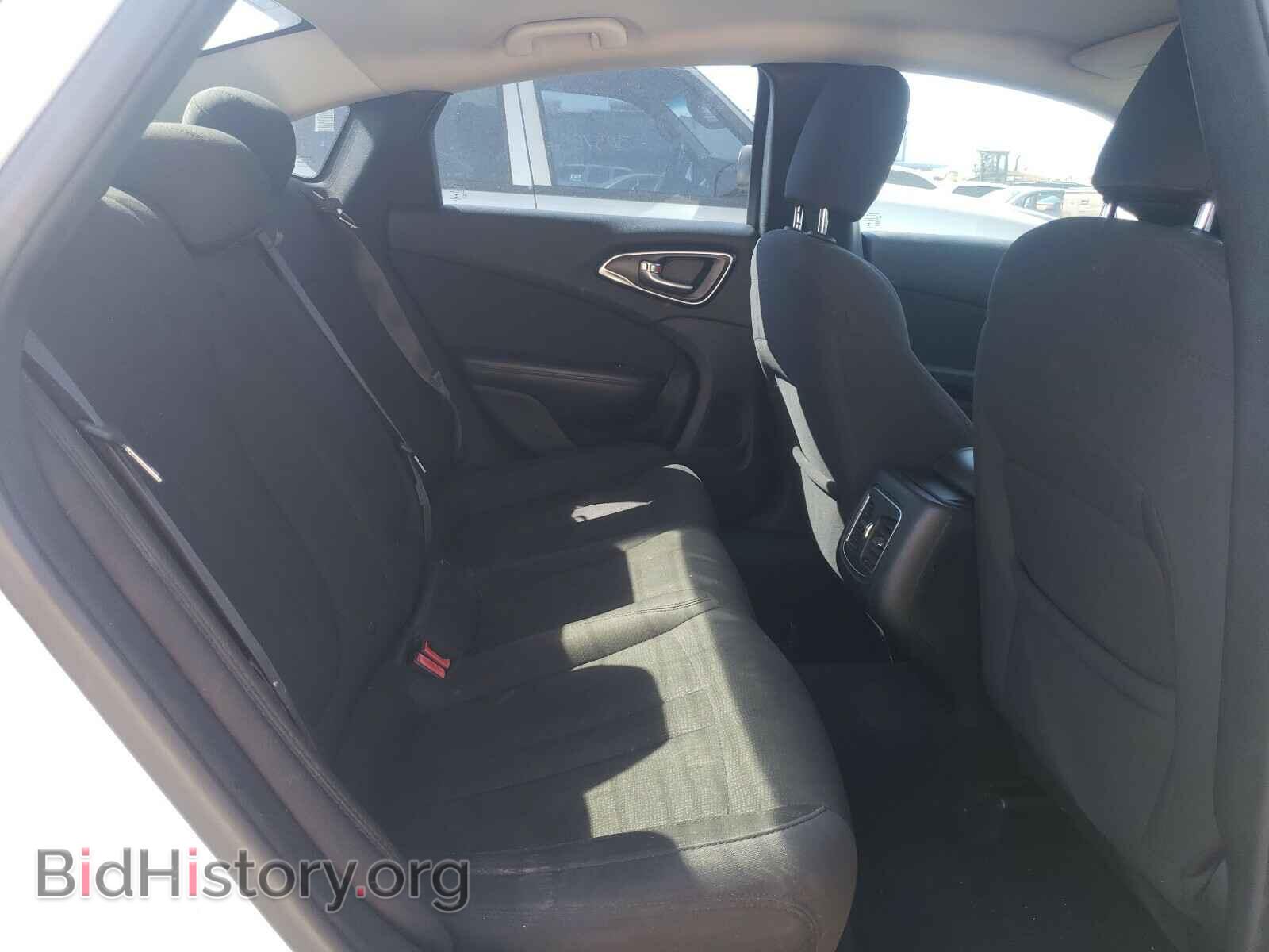 2015 CHRYSLER 200 - VIN: 1C3CCCABXFN647530 - Фото 6