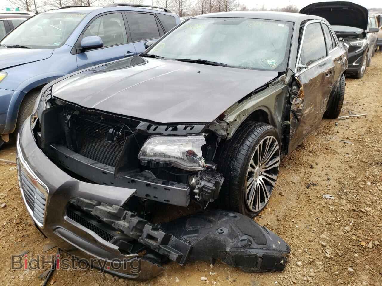 2013 CHRYSLER 300 - VIN: 2C3CCABG8DH573190 - Фото 2