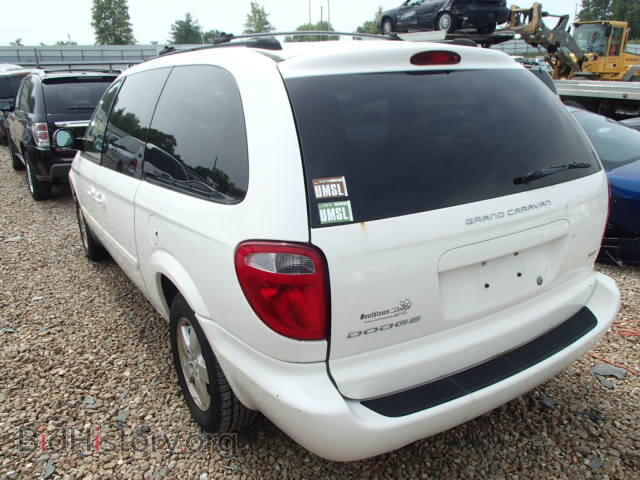 2005 DODGE CARAVAN - VIN: 2D4GP44L85R458651 - Фото 3