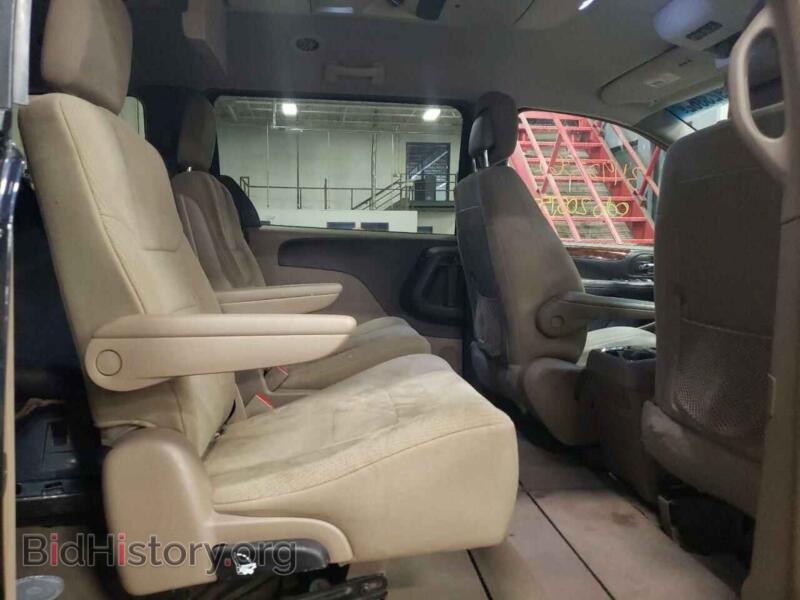 2011 Chrysler MINIVAN (VIN 2A4RR5DG2BR674963) — photo 6 of 10