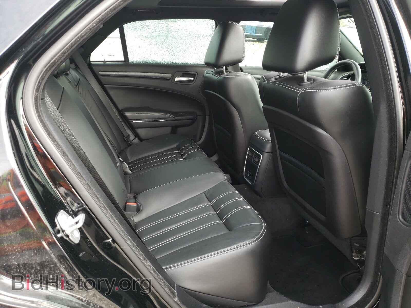 2016 CHRYSLER 300 - VIN: 2C3CCABG0GH141570 - Фото 6