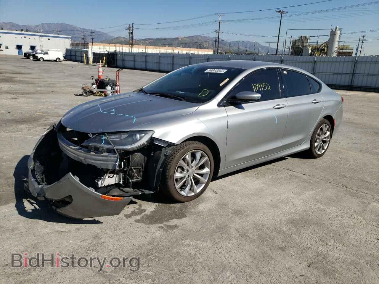 2015 CHRYSLER 200 - VIN: 1C3CCCBB5FN562240 - Photo 2