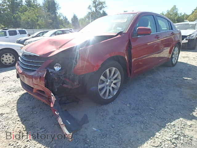 2010 CHRYSLER SEBRING - VIN: 1C3CC5FB3AN230957 - Фото 2