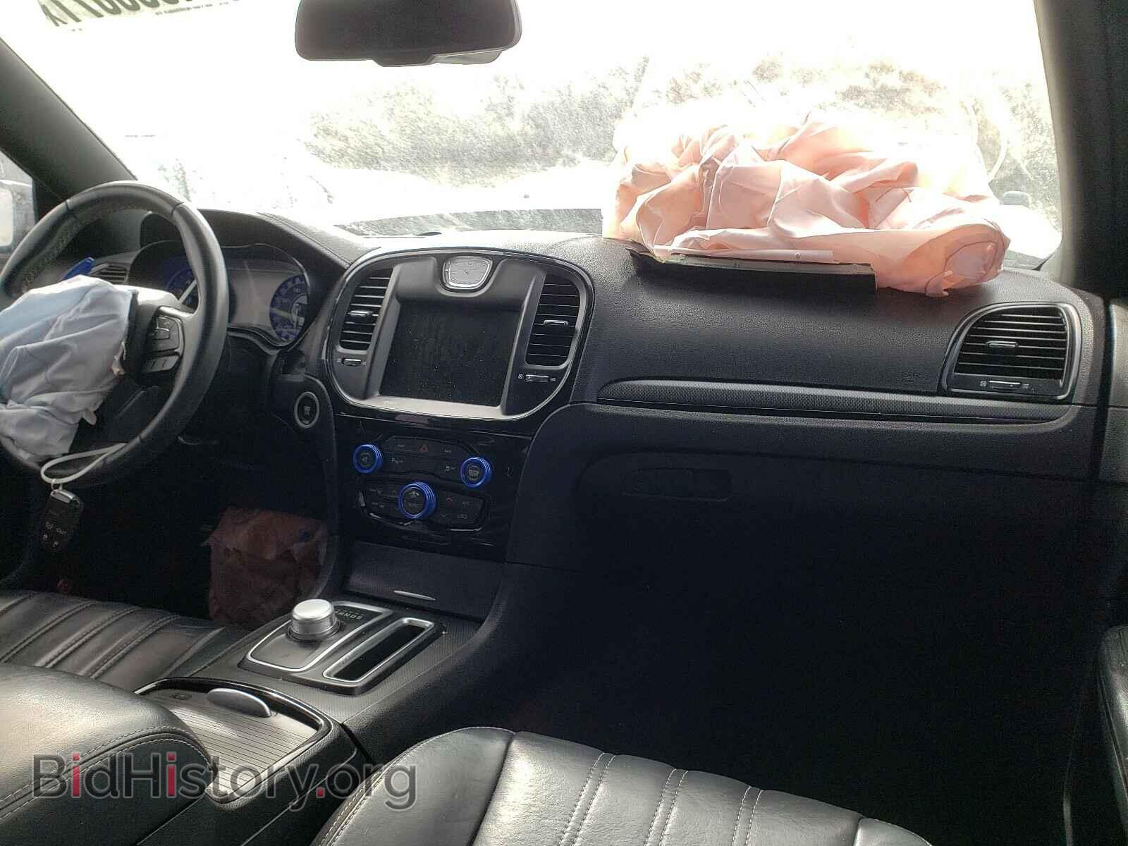 2016 CHRYSLER 300 - VIN: 2C3CCAGG2GH208565 - Фото 9