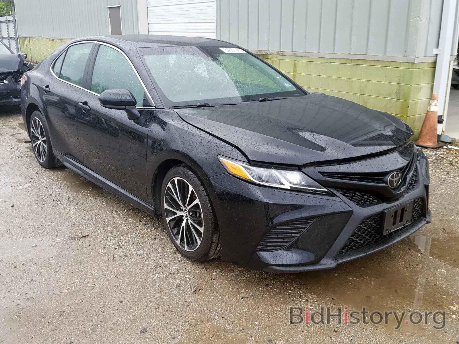 Photo 4T1B11HK2JU105291 - TOYOTA CAMRY 2018