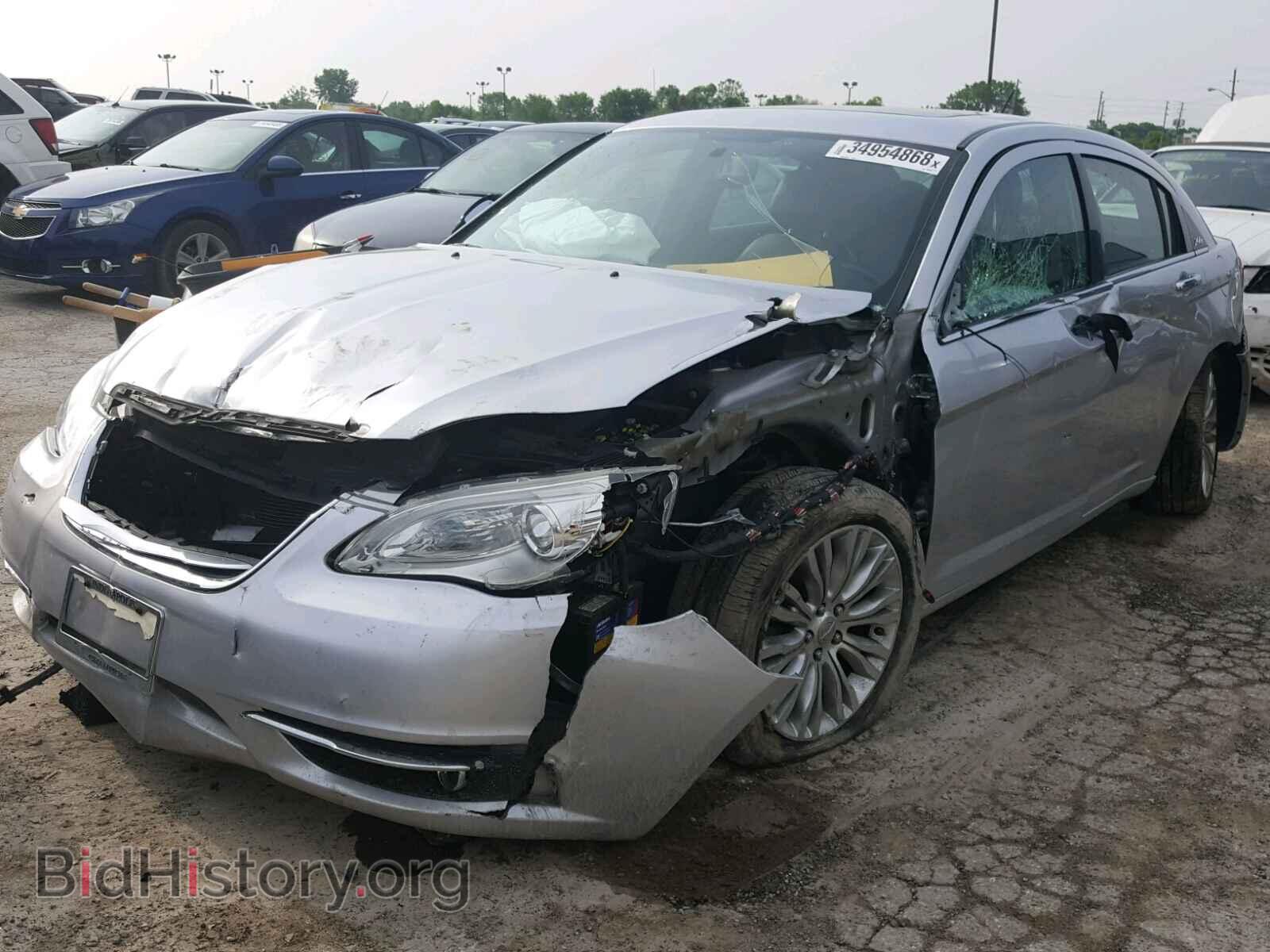 2011 CHRYSLER 200 - VIN: 1C3BC2FB5BN569666 - Фото 2