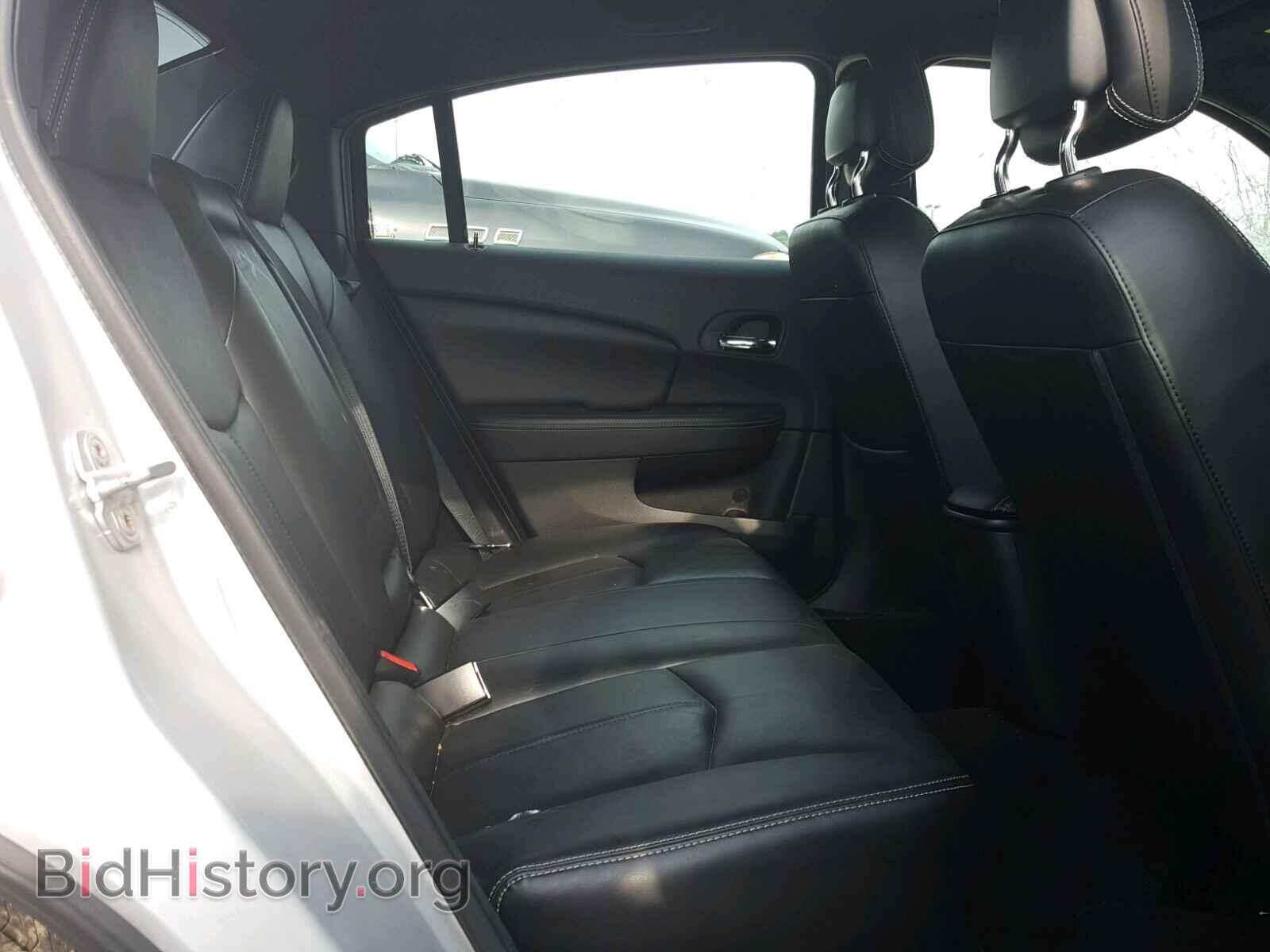 2011 CHRYSLER 200 - VIN: 1C3BC2FB5BN569666 - Фото 6