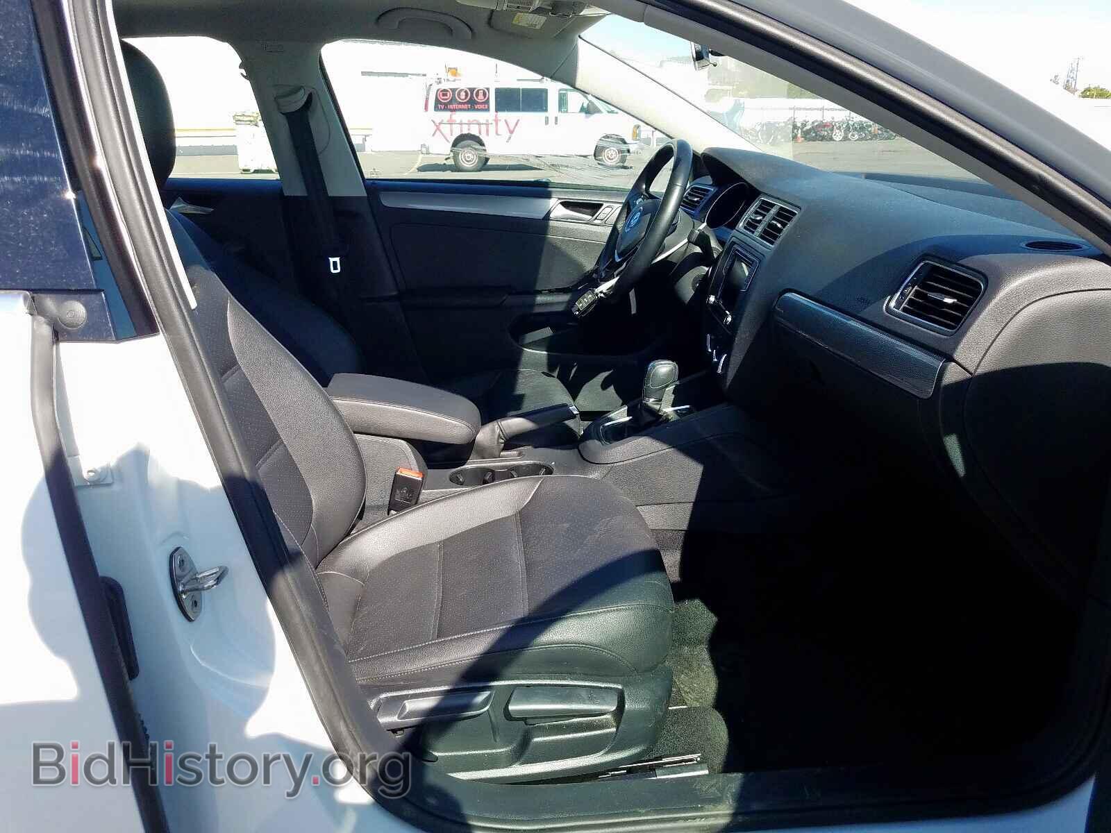 2017 VOLKSWAGEN JETTA - VIN: 3VWDB7AJ3HM403228 - Photo 5