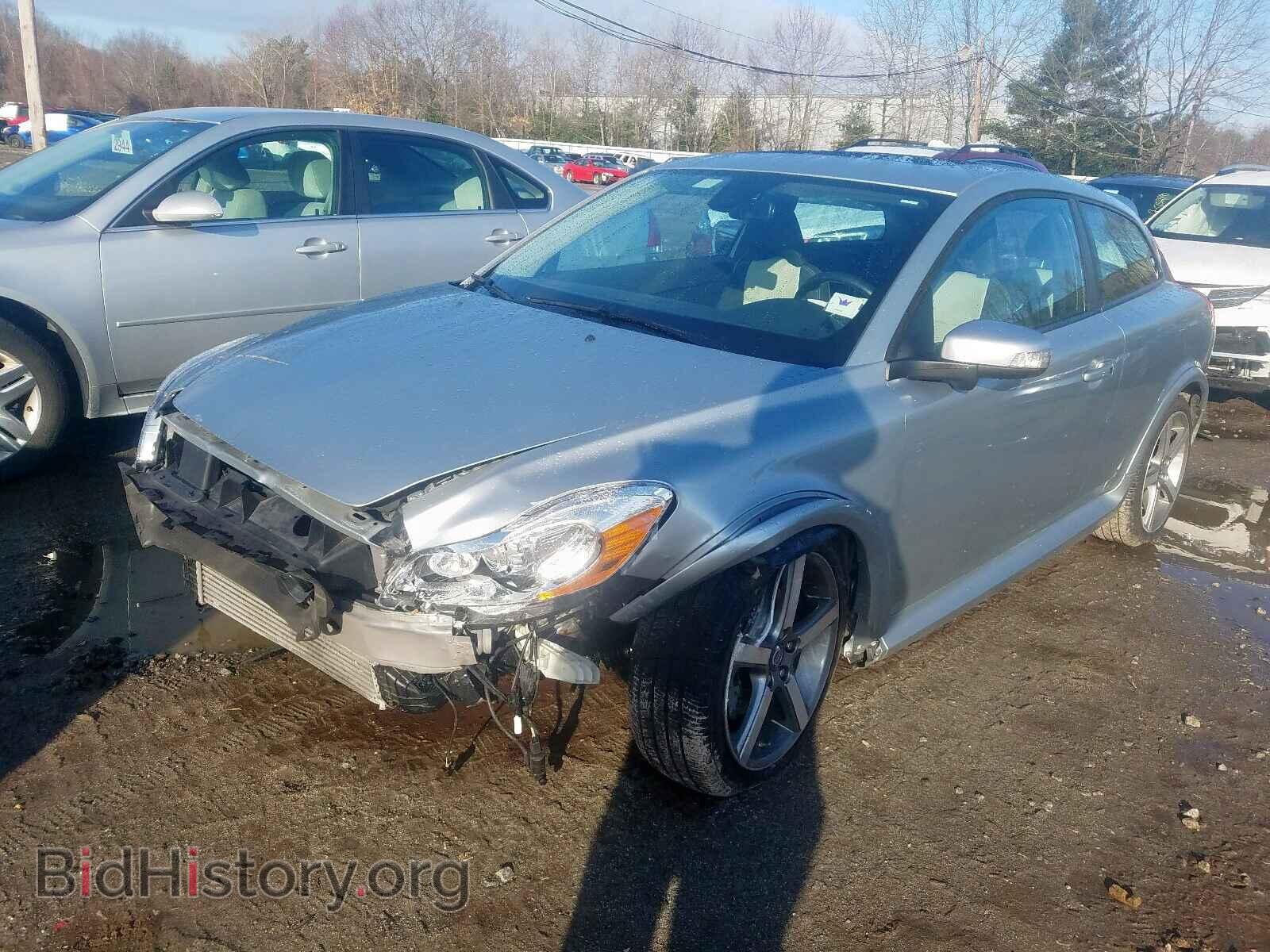 2011 VOLVO C30 - VIN: YV1672MK8B2237530 - Фото 2