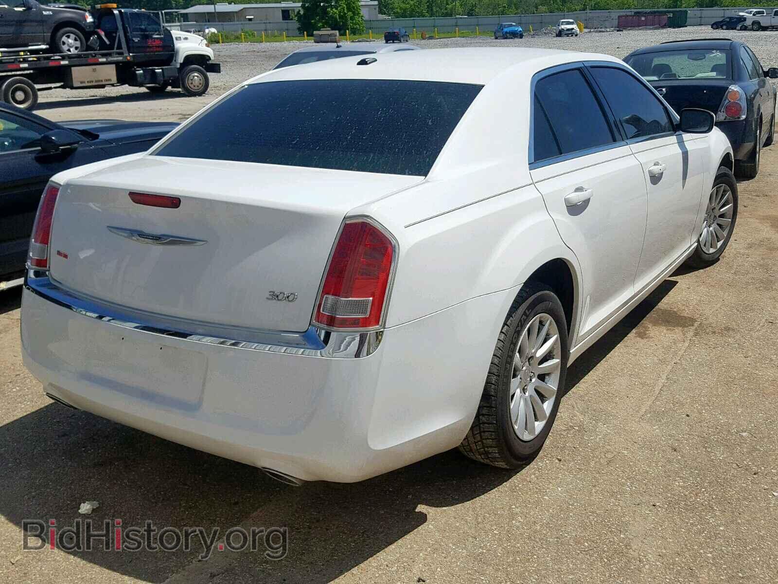 2014 CHRYSLER 300 - VIN: 2C3CCAAG9EH217771 - Фото 4