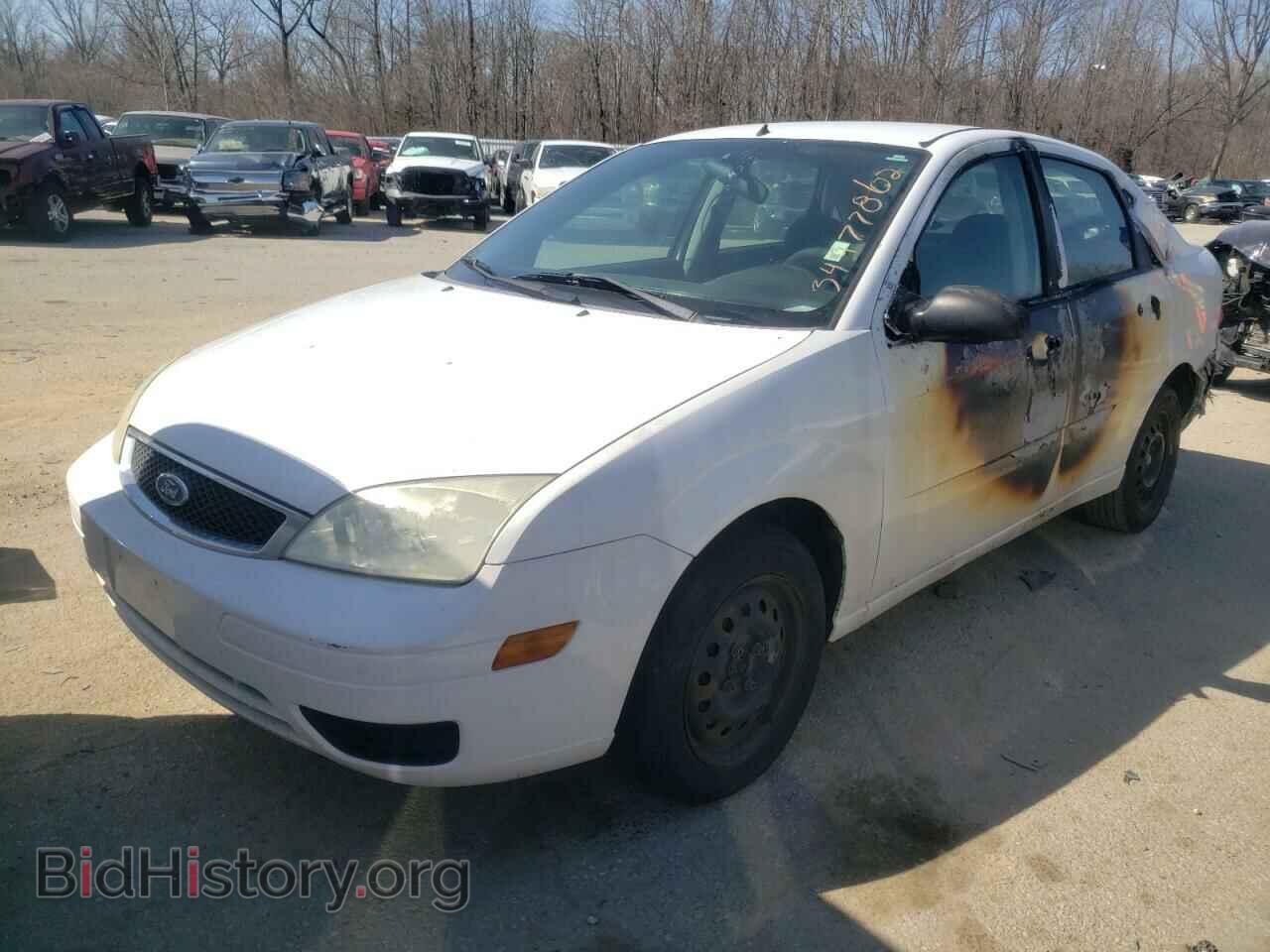 2007 FORD FOCUS - VIN: 1FAHP34N57W242236 - Фото 2