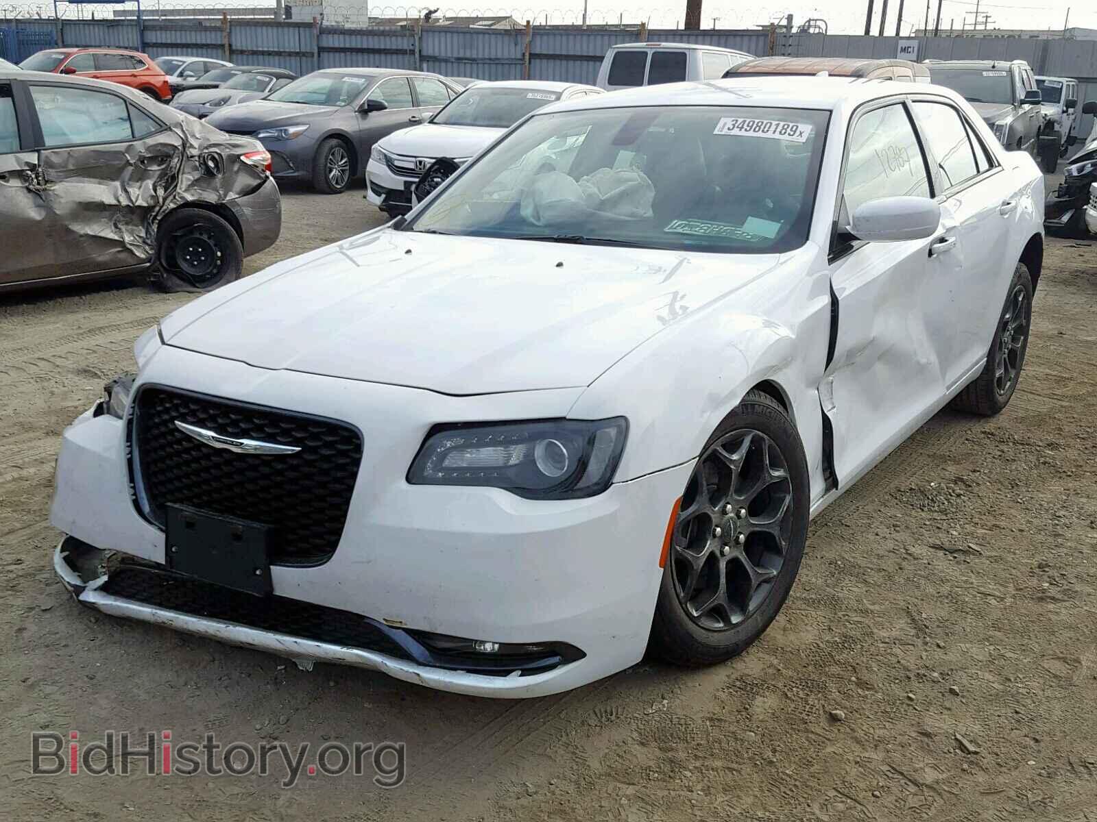 2019 CHRYSLER 300 - VIN: 2C3CCAGG3KH517499 - Фото 2