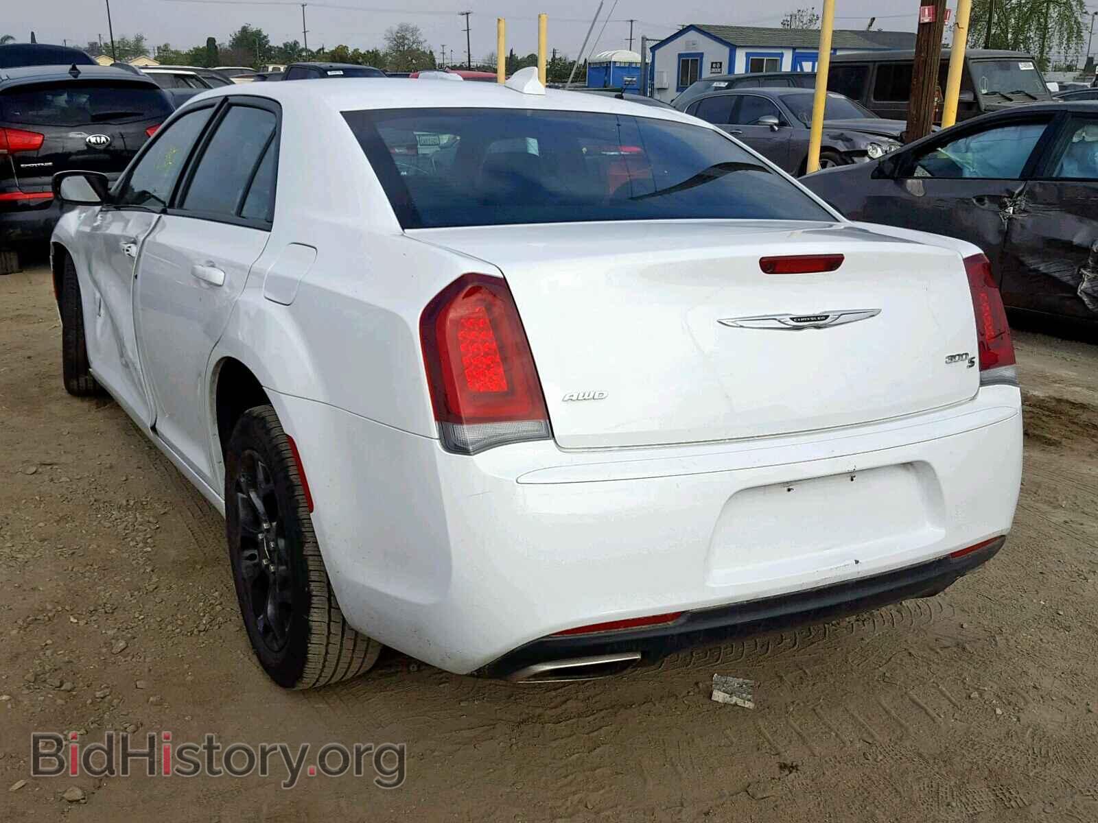 2019 CHRYSLER 300 - VIN: 2C3CCAGG3KH517499 - Фото 3