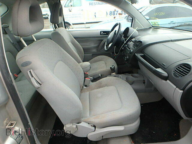 2000 VOLKSWAGEN BEETLE - VIN: 3VWCC21C7YM480195 - Фото 5