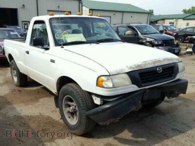 2000 Mazda B2500, белый — VIN 4F4YR12C8YTM29300, Copart