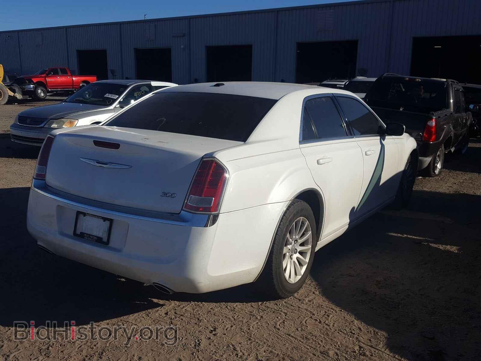 2012 CHRYSLER 300 - VIN: 2C3CCAAG9CH138632 - Фото 4