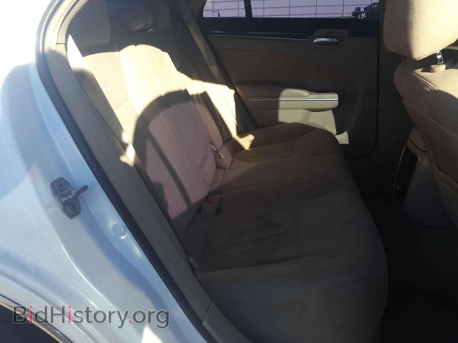 2012 CHRYSLER 300 - VIN: 2C3CCAAG9CH138632 - Фото 6