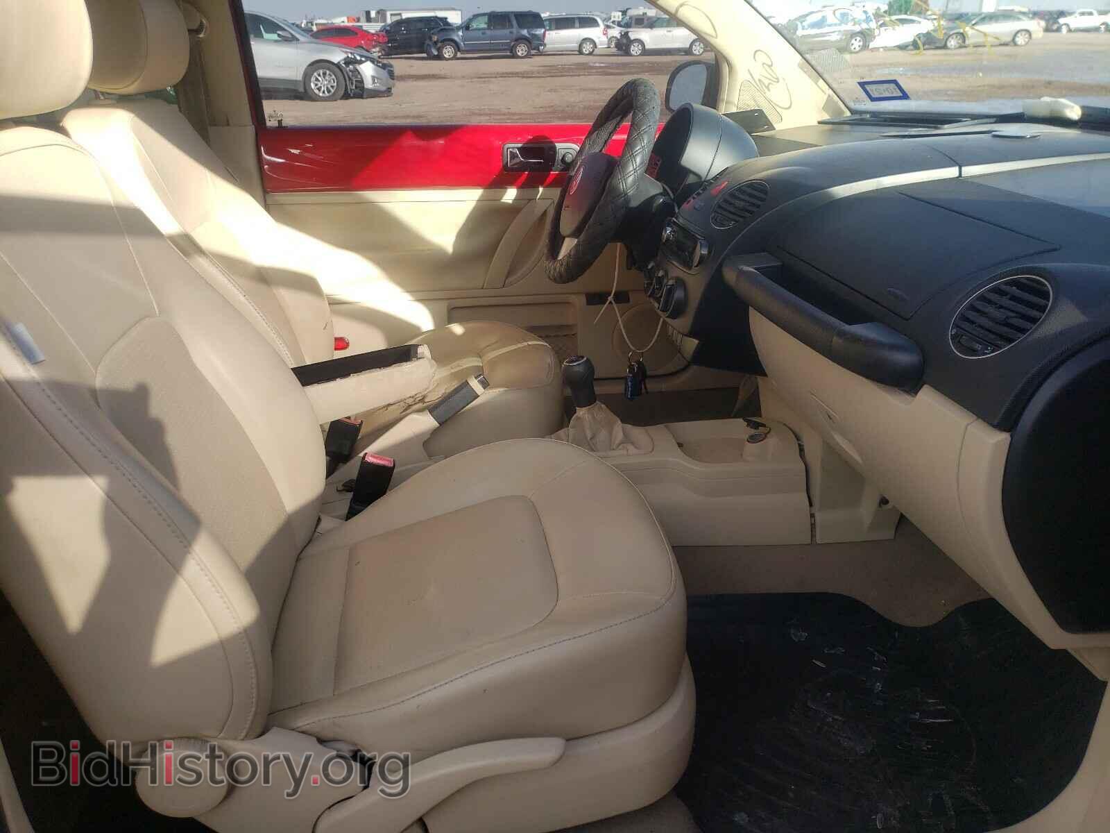 2008 VOLKSWAGEN BEETLE - VIN: 3VWPW31C78M525988 - Фото 5