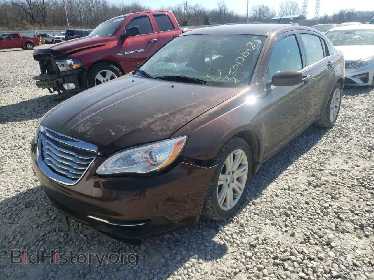 2013 CHRYSLER 200 - VIN: 1C3CCBAB0DN671763 - Фото 2