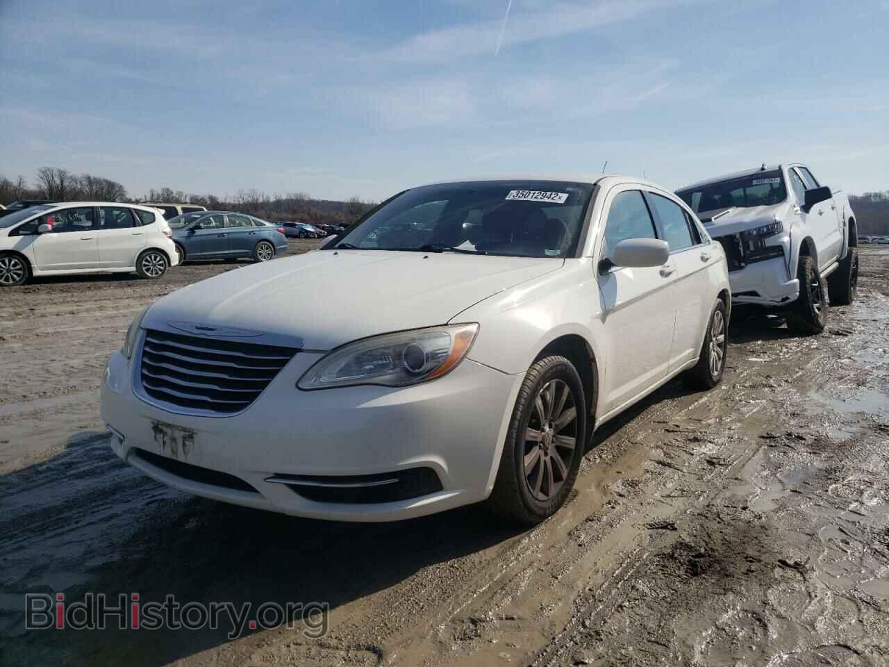 2011 CHRYSLER 200 - VIN: 1C3BC1FB8BN514686 - Фото 2