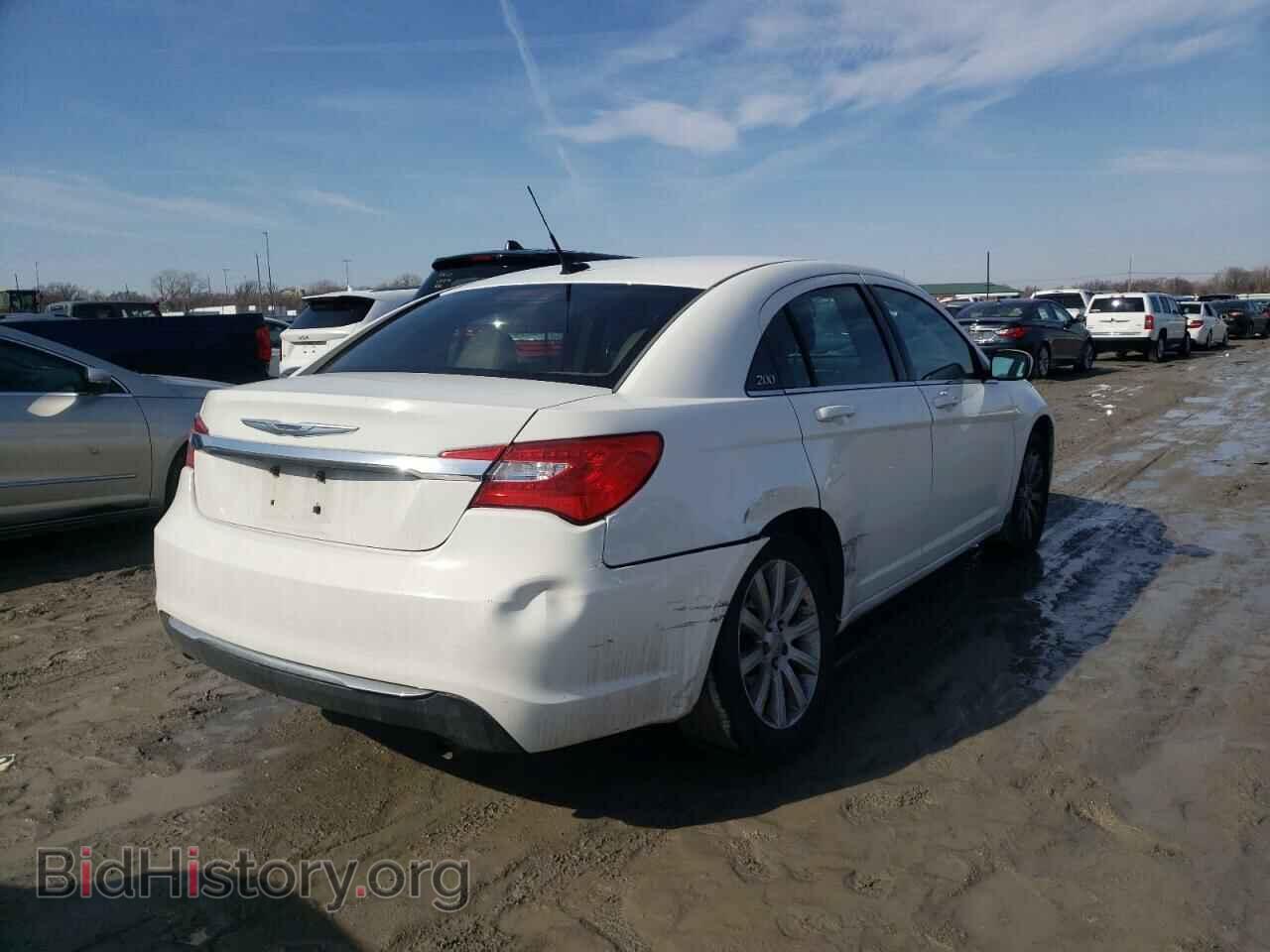 2011 CHRYSLER 200 - VIN: 1C3BC1FB8BN514686 - Фото 4