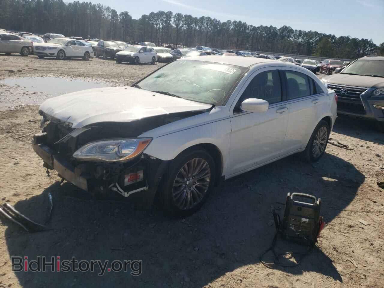 2013 CHRYSLER 200 - VIN: 1C3CCBAB1DN671092 - Photo 2